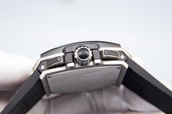 ウブロコピー時計着用イメージ